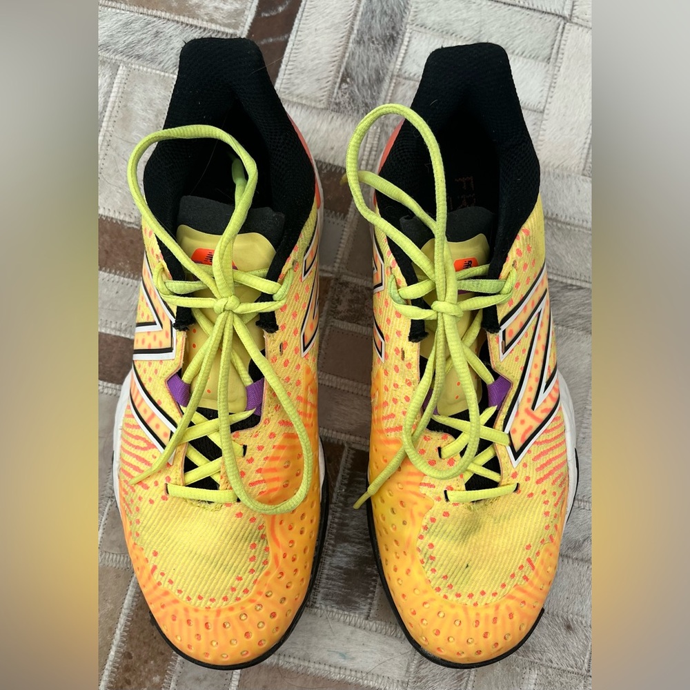 new balance tennis shoes- size W 8.5/M 7